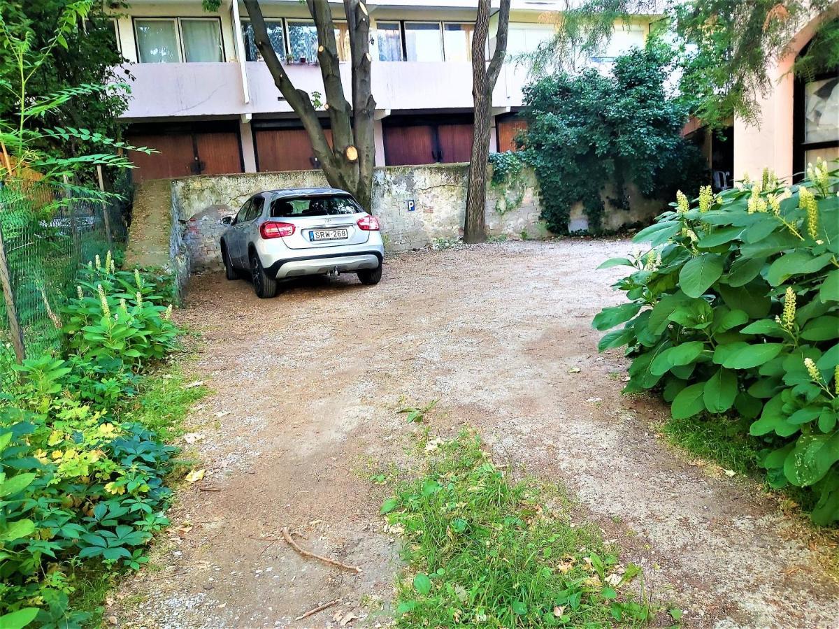 Lena Apartman - Eger Buitenkant foto