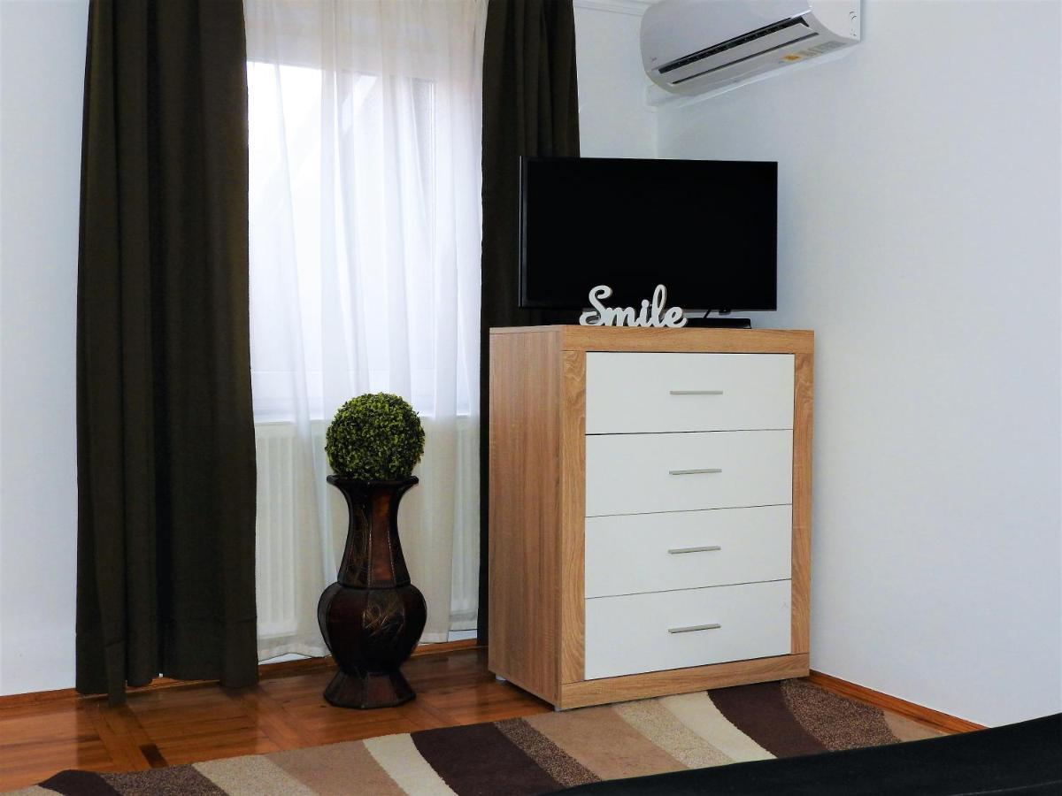 Lena Apartman - Eger Buitenkant foto