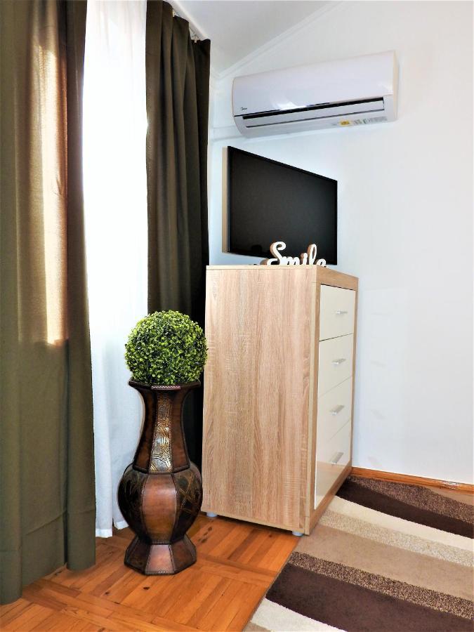 Lena Apartman - Eger Buitenkant foto