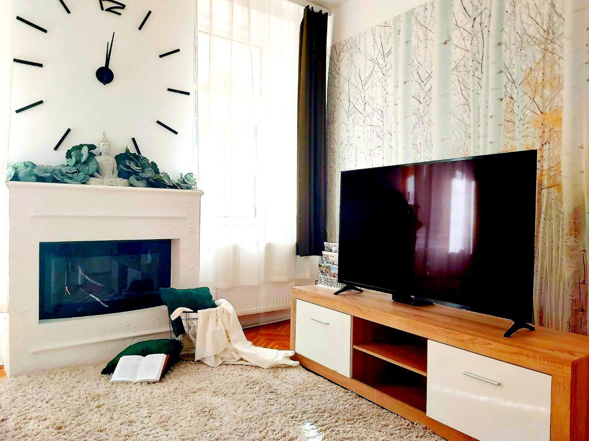 Lena Apartman - Eger Buitenkant foto